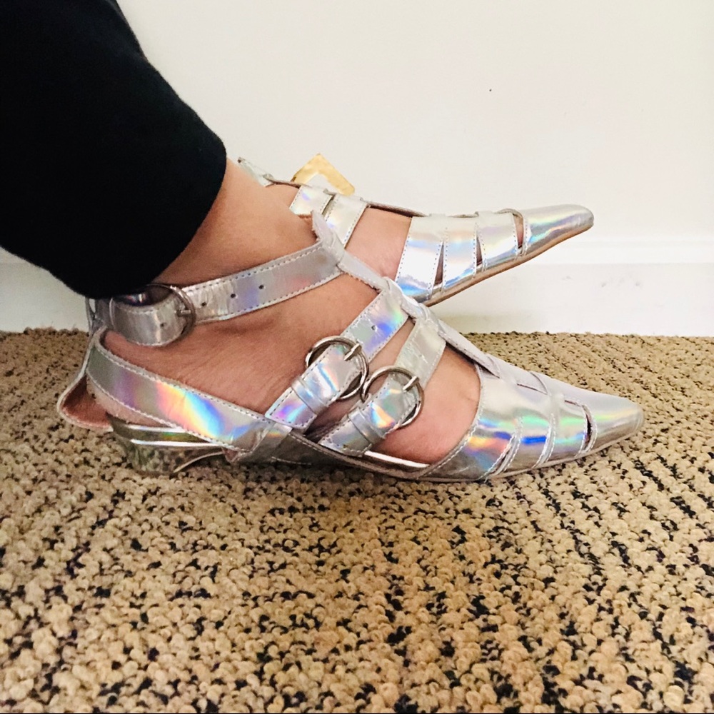 Jeffrey Campbell Deetz Holographic Flats SZ7.5